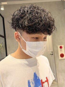 エリマバイフィフス 調布(elima by fifth) 波巻き重めマッシュ短めマッシュ強めスパイラルパーマスパイラル