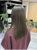 オリーブベージュ