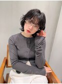 ミディアムレイヤーカットパーマウルフ黒髪ニュアンスウェーブ