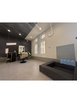 セット面から見える場所にキッズスペースあり◎お子様に目が届くところで施術できるプライベートサロン♪