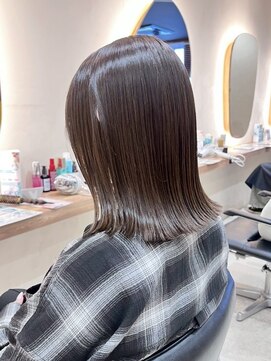 ヒビヲ(HIBIO) 切りっぱなしボブタッセルボブダブルカラーブリーチベージュ