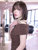 ケアリー プレナ海浜幕張(Carelly) デザインカラー/レイヤーカット/ウェットヘア/オリーブベージュ