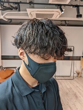 コワファーストナガサキシャンプーボーイ(COIFF1RST NAGASAKI SHAMPOO BOY) 波巻きスパイラルパーマ×Vマッシュ