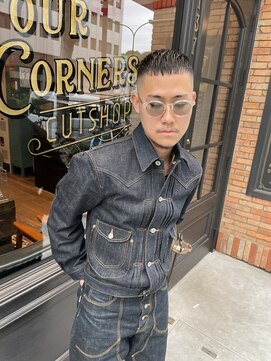 フォーコーナーズ(Four Corners) スキンフェードツーブロック刈り上げジェットモヒカンマンバン
