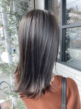 チェリッシュ(Cherish) ナチュラル大人かわいいオリーブカラーツヤ髪外はねスタイル