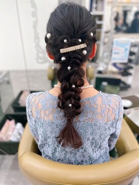 ジラ ヘアアンドメイク(girra HAIR&MAKE) 編み下ろし