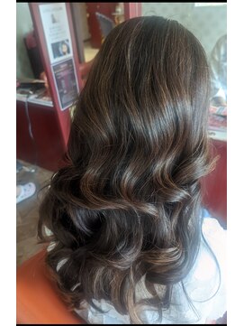 色髪美人 ロングウエーブ