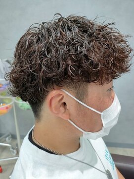 リット×ベリエ(Lit.×belier) スパイラルパーマメンズマッシュセンターパート波巻きパーマ30代