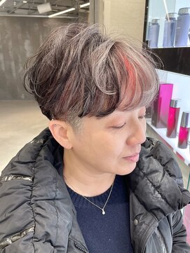 ピークアブー 原宿ハラカド(PEEK-A-BOO) マッシュショートにハイライトで表情をプラス PEEKABOO