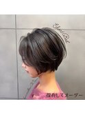 ショートボブ×グレージュ