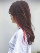 アストル(ASTRE)&nbsp;さりげない赤で魅せる、大人のこなれレイヤー