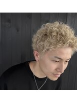 ウィスカーズ(Whiskers)&nbsp;ハイトーン×スパイキーショート