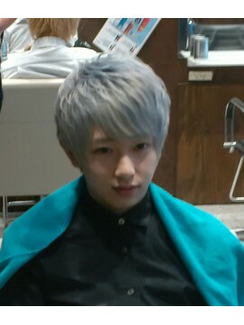 クリエイション ヘアメイク(Creation HAIR MAKE) ナチュラルマッシュ×ホワイトシルバーアッシュ