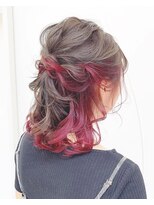 シェリ ヘアデザイン(CHERIE hair design) インナーカラーレッド×ハーフアップ☆