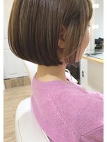 ネオリーブ チロル 横浜西口店(Neolive CiroL.)&nbsp;丸みボブ　インナーカラー　クリアベージュ