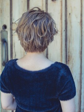 ヘアアンドリラクゼーション シャッセ(Hair&Relaxation SASE) 外ハネショート