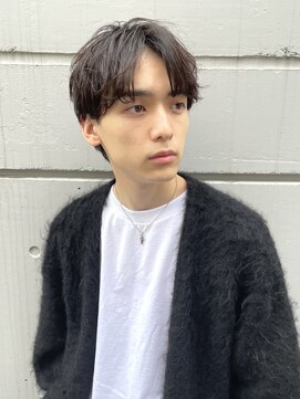 フィフス 原宿(fifth) センターパートスパイラルパーマツーブロック刈り上げメンズヘア