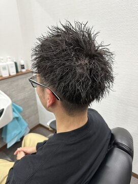 エイト(AITE) ツイストスパイラルパーマセンターパート<理容室>川口鳩ヶ谷69