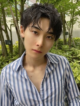 ロンドカスティーヨ 四日市(Lond castillo) ツヤと無造作な動きが男らしいハーフアップバングショート