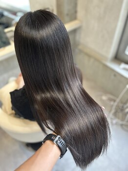 ロッタクッチ 表参道 青山(LOTTA CUCCI)の写真/髪に優しく、しっとりまとまる質感を実現！髪質やダメージに合わせた施術で、ツヤのある美髮へ。