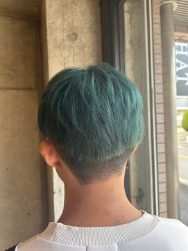 ヘアーアンドメイク ファット(Hair&Make PHAT) 10代20代刈り上げマッシュスタイルグリーンエメラルドカラー