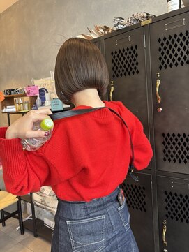 アチーブリス(achieve Liss) 切りっぱなし前下がりミニボブ透明感マロンベージュ透け感バング