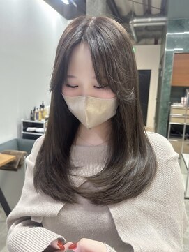 ソピ バイ インビテーション(sopi by invitation) ワンカール レイヤーカット 2wayバング くすみグレージュ