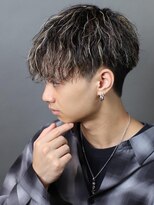 リップス 横浜(LIPPS)&nbsp;メンズ刈り上げマッシュスペインカールメッシュカラー