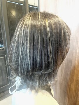 ヘアーリゾートガーデンヴェール(Hair Resort Garden VERT) ホワイト系ハイライトｘくびれマッシュウルフ