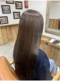 オリーブベージュ