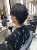 襟足の短めスタイル