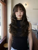 モノリス(MONOLITH.) アンニュイを引き出すオリーブグレージュ