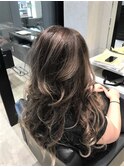 グレージュ×バレイヤージュ