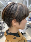 マッシュショート、くっきりハイライト、ネイビーカラー