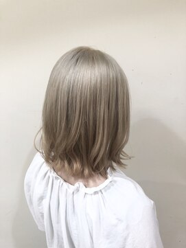 リー 枚方(Lee) 【熊谷】ロイヤルミルクティカラー