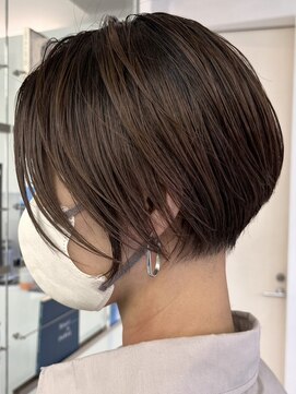 ヘッズ 市川(HEADS ex) ダブルカラーミルクティーベージュインナーカラーショートボブ