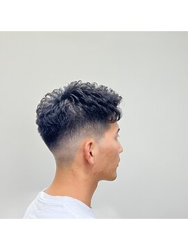 ジョイボックス(JOYBOX) 大人 フェードヒートカールスタイル☆刈り上げが人気◎30代40代