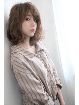 レイ(ray.) ☆くびレイヤーエモージュデザインカラーシルキーベージュミディ