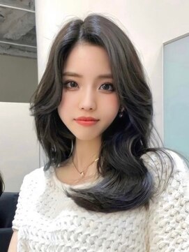 ニトバイアンキシム(nit by ahnkism) 韓国風レイヤーカット顔まわりくびれオルチャン堀江