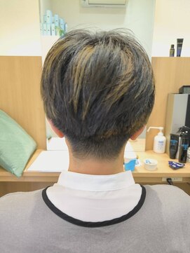 ウイバイファースト(u'i by first) ショート×ハイライトデザイン