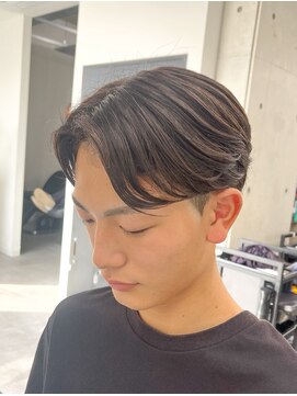 センターパート×ニュアンス縮毛矯正