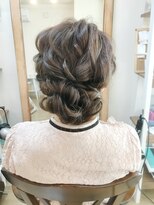 ロカット サロン(Roquat Salon)&nbsp;ロングシニヨンアレンジ【ヘアアレンジ  立川/立川南口/八王子】