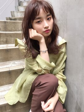 リタ(Lita) 束感ほつれウェーブ ラベンダーベージュ