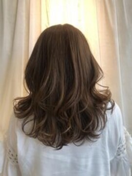 アトリア ヴィラ 横浜(Atria Villa) ラフ感あるアンダーカールスタイル