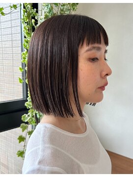 クベル(Kuvel) オトナの切りっぱなしボブ
