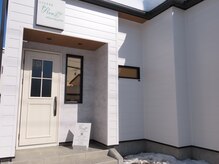 レン(Ren)の雰囲気（可愛らしい外観のサロン。一階と二階で完全ワンフロア貸切☆）