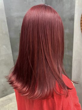 テトヘアー(teto hair) 暖色レッド、切りっぱなし、ブリーチあり