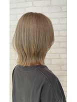 ビス ヘア アンド ビューティー 西新井店(Vis Hair＆Beauty)&nbsp;20代30代外ハネミディアムボブミルクティベージュ