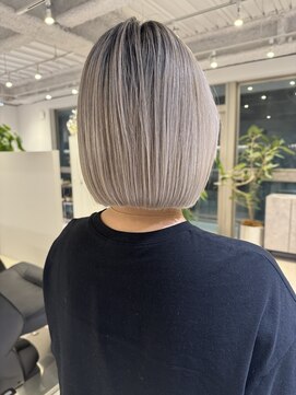 マルフェ 天王寺(marfe) 【marfe】白髪ぼかしカラー＿ハイトーンボブ＿ショートボブ