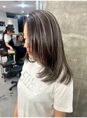 ハイライトカラーミルクティーベージュレイヤーカット
